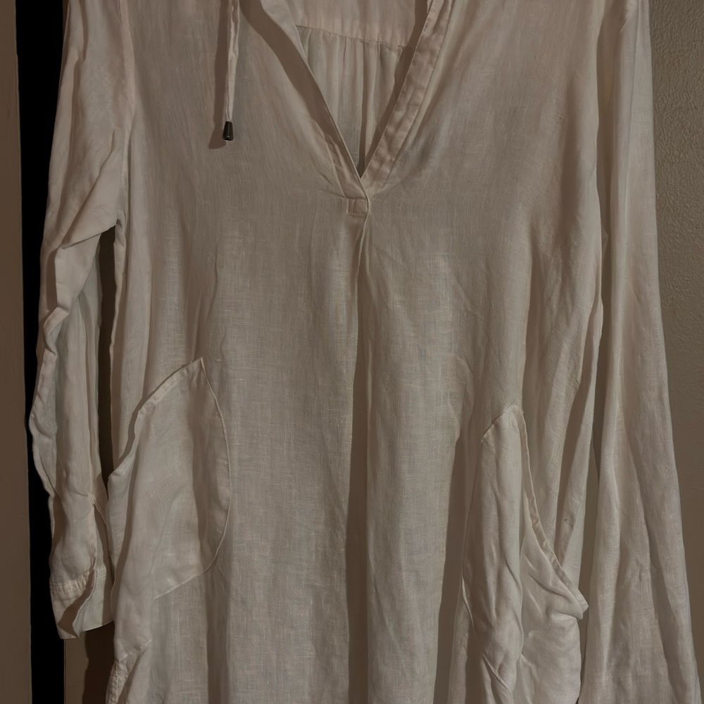 Lightweight White V-Neck Long Sleeve Women's beach cover up